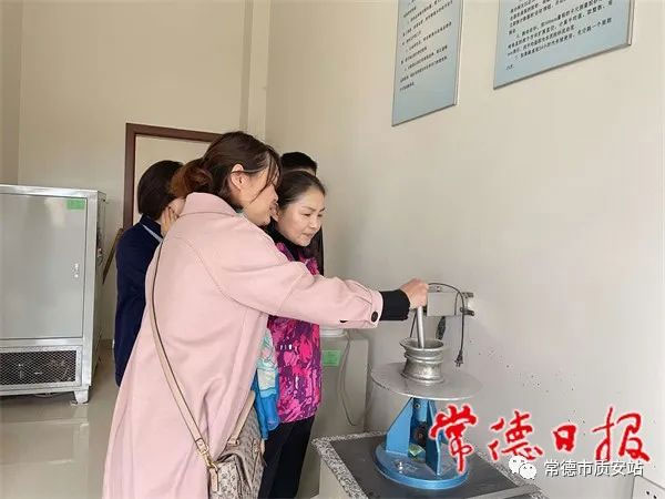 常德市采取“雙隨機(jī)、一公開”，抽檢22家預(yù)拌砼、預(yù)拌砂漿生產(chǎn)企業(yè)