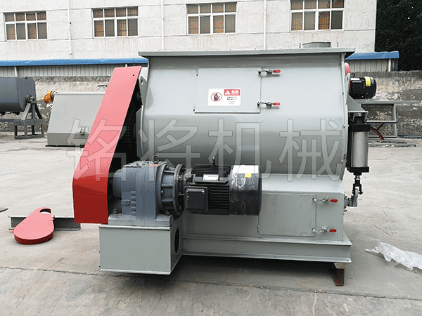 干粉砂漿生產(chǎn)線(xiàn)使用完清潔攪拌機(jī)的內(nèi)壁 干粉砂漿生產(chǎn)線(xiàn)使用完清潔攪拌機(jī)的內(nèi)壁