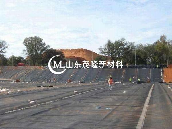 HDPE土工膜錨固須根據(jù)設(shè)計(jì)進(jìn)行施工